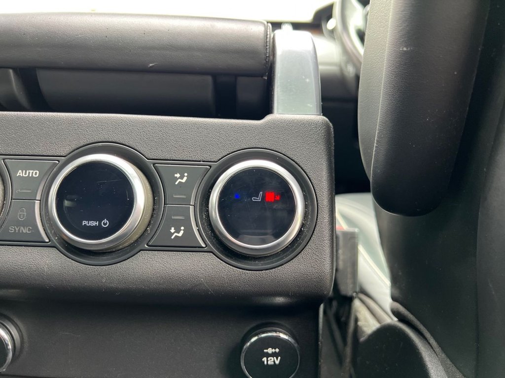 USED 2019 19 LAND ROVER DISCOVERY 3.0 SD V6 HSE Luxury SUV 5dr Diesel Auto 4WD Euro 6 (s/s) (306 ps) REAR TV'S  / SLIDING PAN ROOF