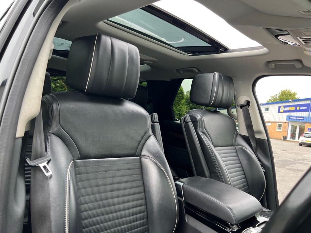 USED 2019 19 LAND ROVER DISCOVERY 3.0 SD V6 HSE Luxury SUV 5dr Diesel Auto 4WD Euro 6 (s/s) (306 ps) REAR TV'S  / SLIDING PAN ROOF