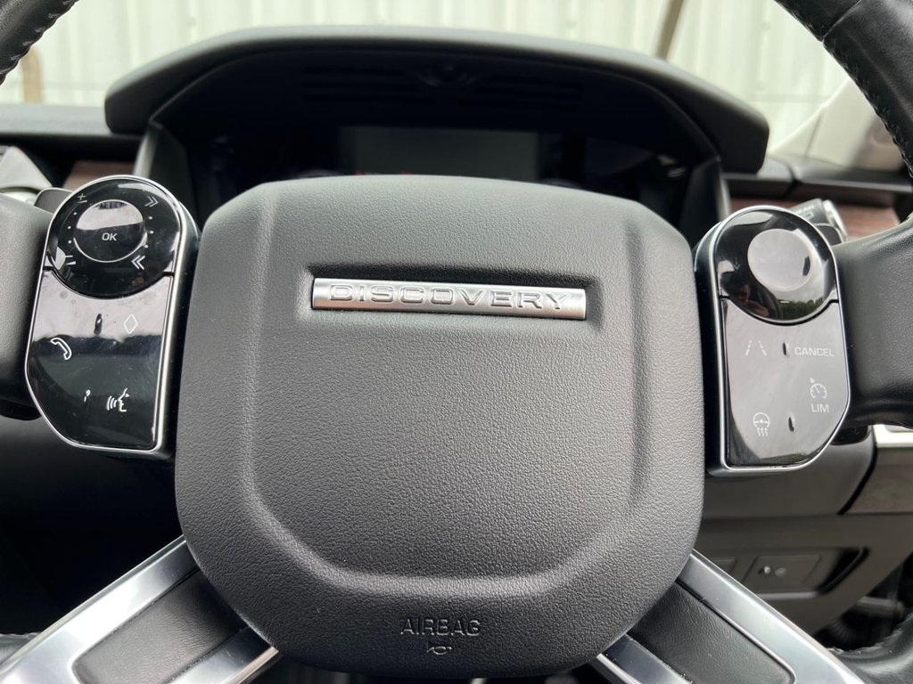 USED 2019 19 LAND ROVER DISCOVERY 3.0 SD V6 HSE Luxury SUV 5dr Diesel Auto 4WD Euro 6 (s/s) (306 ps) REAR TV'S  / SLIDING PAN ROOF
