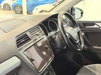 USED 2018 68 VOLKSWAGEN TIGUAN 2.0 TDI SE Navigation SUV 5dr Diesel Manual 4Motion Euro 6 (s/s) (150 ps) Impeccable history