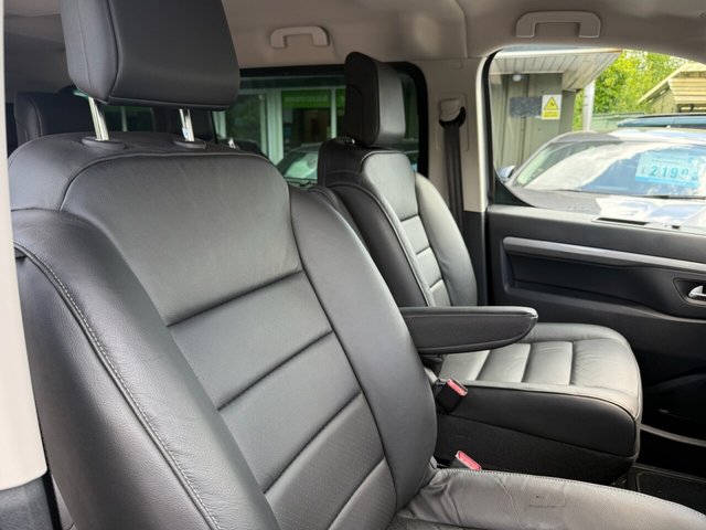 View our PEUGEOT E- Traveller