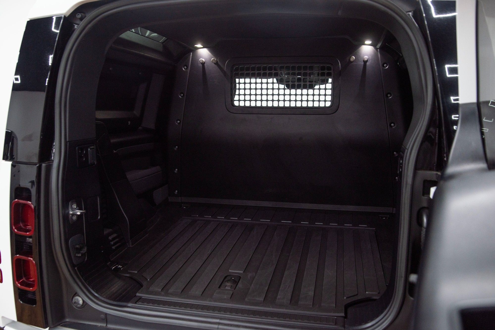 USED 2022 72 LAND ROVER DEFENDER 90 0.0L 