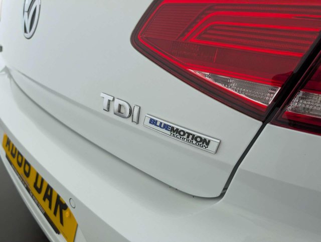 USED 2016 66 VOLKSWAGEN PASSAT 2.0 Passat R-Line TDI BlueMotion Technology Semi-Auto 4dr CLICK+COLLECT / HOME DELIVERY