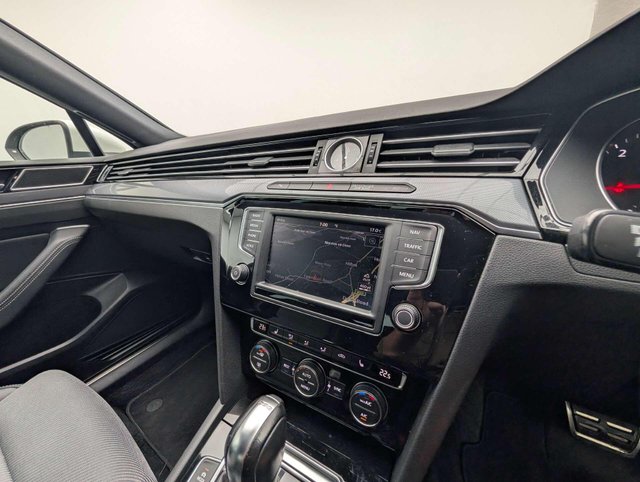 USED 2016 66 VOLKSWAGEN PASSAT 2.0 Passat R-Line TDI BlueMotion Technology Semi-Auto 4dr CLICK+COLLECT / HOME DELIVERY