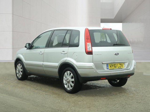 View our FORD FUSION