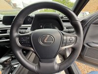 USED 2021 21 LEXUS UX 2.0 250h SUV 5dr Petrol Hybrid E-CVT Euro 6 (s/s) (184 ps) **FULL SERVICE HISTORY*