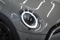 USED 2022 22 MINI HATCH 1.5 Cooper Classic Hatchback 5dr Petrol Manual Euro 6 (s/s) (136 ps) Moonwalk Grey, 5 door, Upgraded Alloys