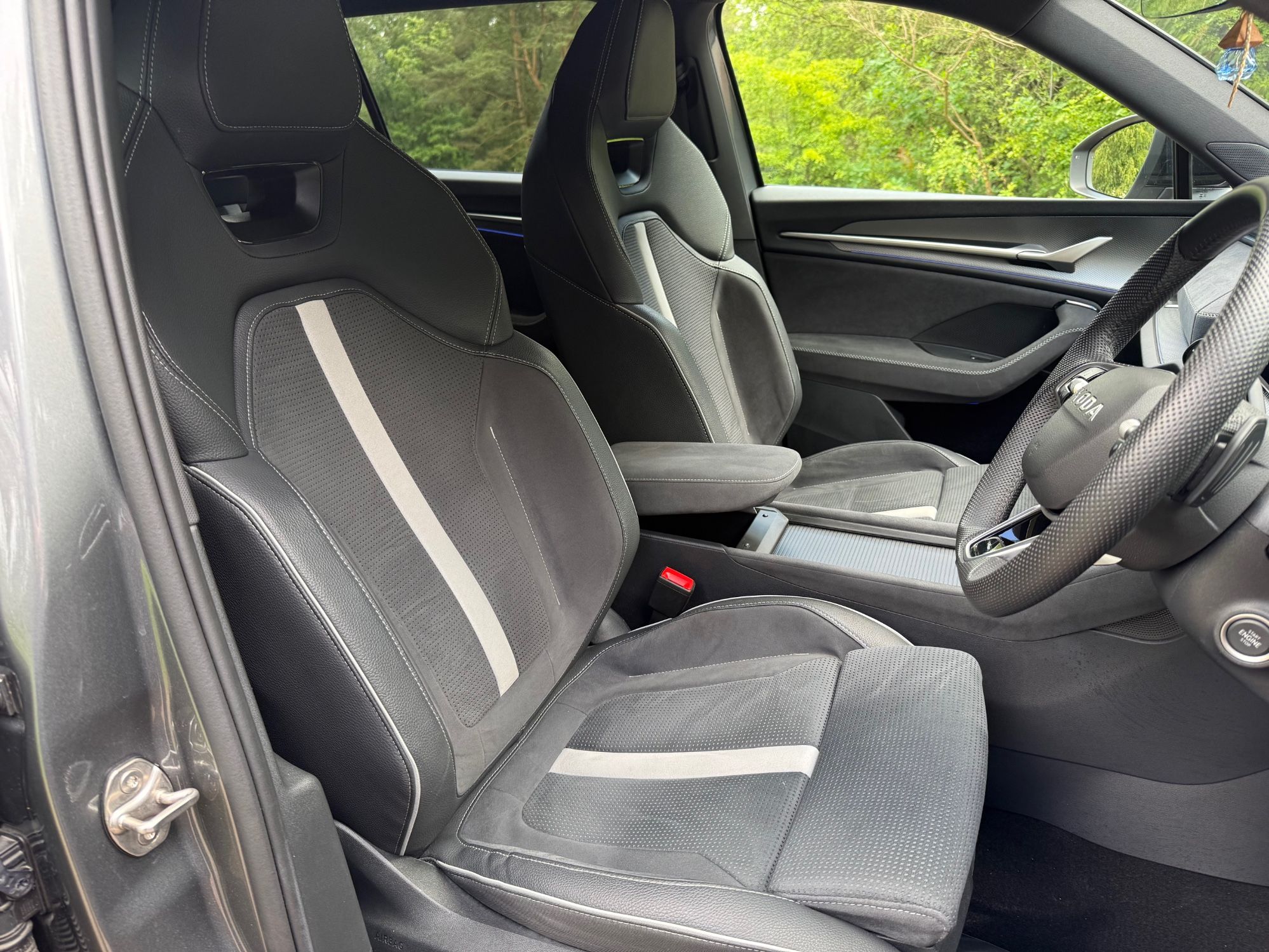 USED 2025 25 SKODA KODIAQ 2.0 TDI SportLine SUV 5dr Diesel DSG 4WD Euro 6 (s/s) (7 Seat) (193 ps) 