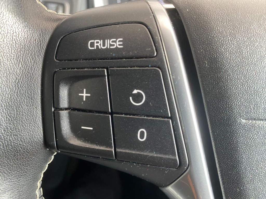 USED 2017 17 VOLVO XC60 2.4 D4 R-Design Lux Nav SUV 5dr Diesel Auto AWD Euro 6 (s/s) (190 ps) FULL SERV HISTORY NEW CAMBELT