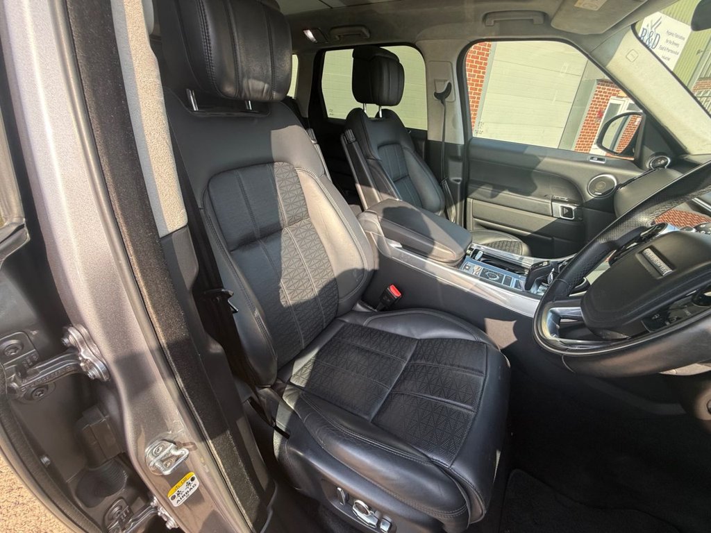 USED 2020 70 LAND ROVER RANGE ROVER SPORT 3.0 SD V6 Autobiography Dynamic SUV 5dr Diesel Auto 4WD Euro 6 (s/s) (306 ps) SERVICE HISTORY,GREAT SPECIFICATION