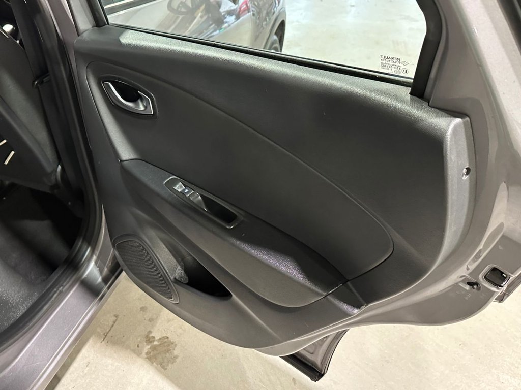 USED 2017 67 RENAULT CAPTUR 0.9 TCe ENERGY Dynamique Nav SUV 5dr Petrol Manual Euro 6 (s/s) (90 ps) 