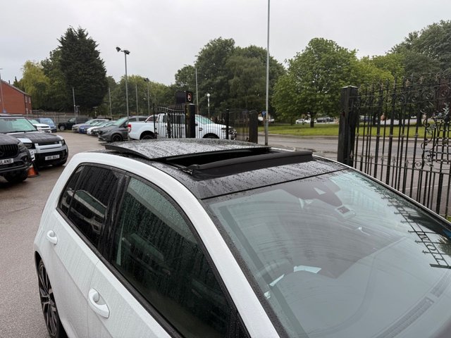 View our VOLKSWAGEN GOLF