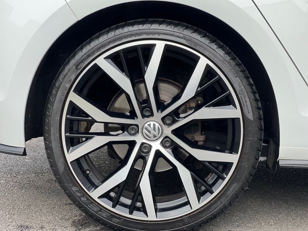 USED 2019 19 VOLKSWAGEN GOLF 2.0 TDI GTD Hatchback 5dr Diesel DSG Euro 6 (s/s) (184 ps) **FULL MAIN DEALER HISTORY**