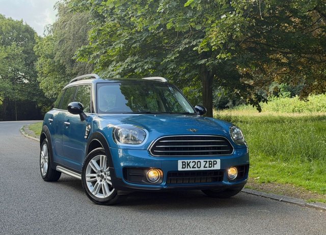 View our MINI Countryman 1.5 Cooper Exclusive SUV 5dr Petrol Manual Euro 6 (s/s) (136 ps) ISLAND BLUE, 18 INCH ALLOYS