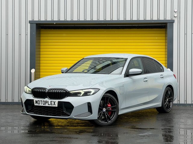 View our BMW 3 SERIES