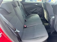 USED 2015 65 FORD FOCUS 1.0T EcoBoost Zetec Hatchback 5dr Petrol Manual Euro 6 (s/s) (125 ps) 2 OWNERS -- FULL SERVICE HISTORY -- &pound;20 TAX -- PARKING SENSORS