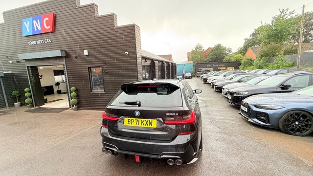 View our BMW 3 SERIES