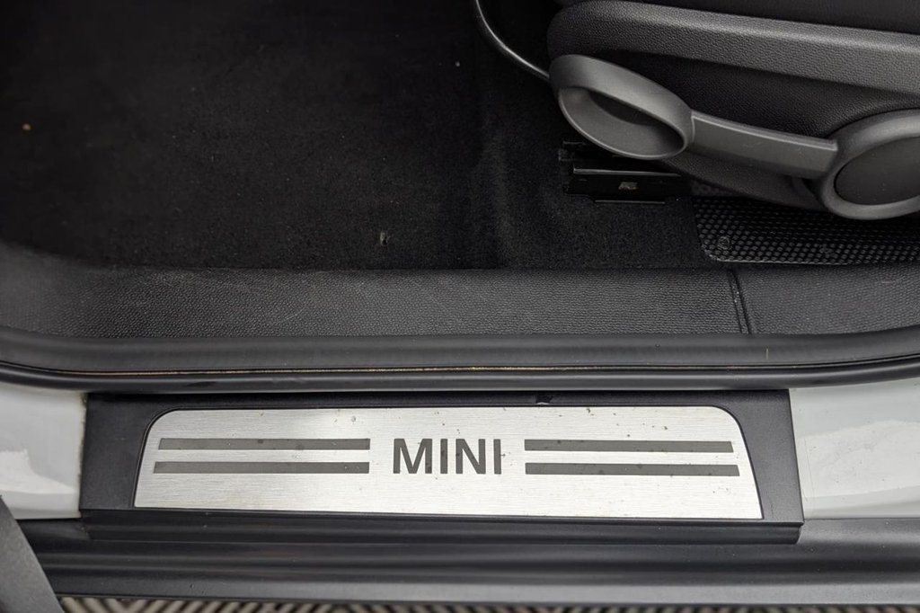USED 2016 16 MINI COUNTRYMAN 1.6 Cooper D Business Edition SUV 5dr Diesel Manual Euro 5 (s/s) (112 ps) Sat Nav, Heated Seats, Sensors