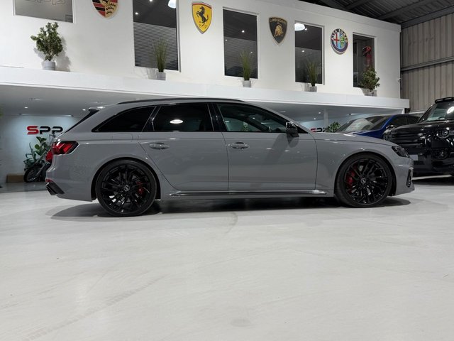 View our AUDI RS4 AVANT