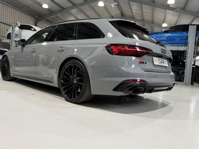 View our AUDI RS4 AVANT