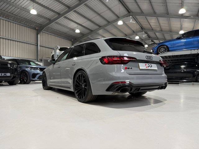 View our AUDI RS4 AVANT