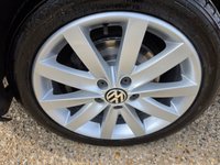 USED 2013 63 VOLKSWAGEN GOLF 1.6 TDI BlueMotion Tech SE Cabriolet 2dr Diesel Manual Euro 5 (s/s) (105 ps) DAB+CRUISE+PARKASSIST+CLIMATE+BLUETOOTH+DAB