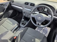 USED 2013 63 VOLKSWAGEN GOLF 1.6 TDI BlueMotion Tech SE Cabriolet 2dr Diesel Manual Euro 5 (s/s) (105 ps) DAB+CRUISE+PARKASSIST+CLIMATE+BLUETOOTH+DAB