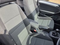 USED 2013 63 VOLKSWAGEN GOLF 1.6 TDI BlueMotion Tech SE Cabriolet 2dr Diesel Manual Euro 5 (s/s) (105 ps) DAB+CRUISE+PARKASSIST+CLIMATE+BLUETOOTH+DAB
