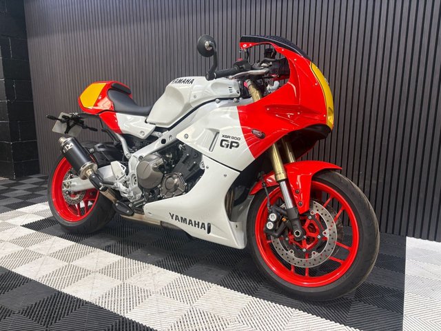 View our YAMAHA XSR900