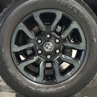 USED 2023 23 TOYOTA HI-LUX 2.8 D-4D Invincible X Pickup Double Cab 4dr Diesel Auto 4WD Euro 6 (s/s) (204 ps) 