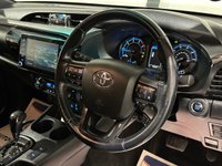 USED 2023 23 TOYOTA HI-LUX 2.8 D-4D Invincible X Pickup Double Cab 4dr Diesel Auto 4WD Euro 6 (s/s) (204 ps) 