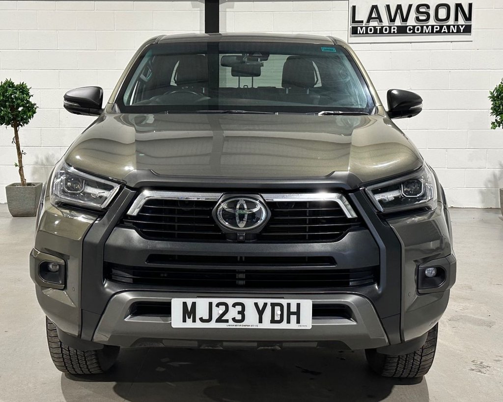 USED 2023 23 TOYOTA HI-LUX 2.8 D-4D Invincible X Pickup Double Cab 4dr Diesel Auto 4WD Euro 6 (s/s) (204 ps) 