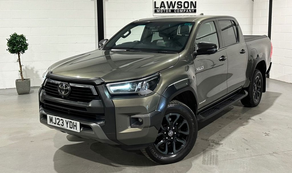 USED 2023 23 TOYOTA HI-LUX 2.8 D-4D Invincible X Pickup Double Cab 4dr Diesel Auto 4WD Euro 6 (s/s) (204 ps) 