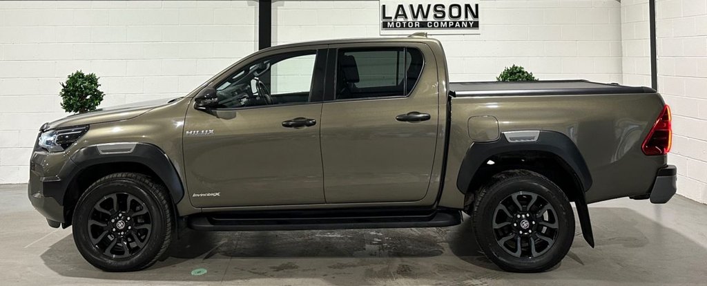 USED 2023 23 TOYOTA HI-LUX 2.8 D-4D Invincible X Pickup Double Cab 4dr Diesel Auto 4WD Euro 6 (s/s) (204 ps) 