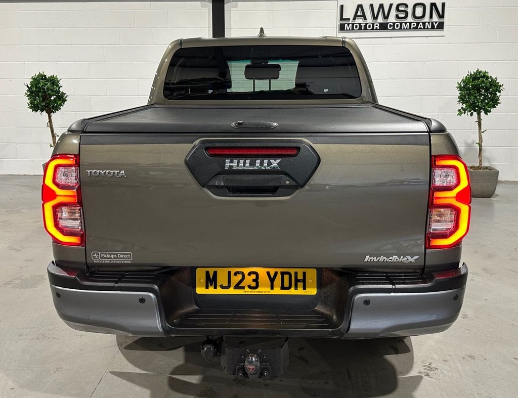 USED 2023 23 TOYOTA HI-LUX 2.8 D-4D Invincible X Pickup Double Cab 4dr Diesel Auto 4WD Euro 6 (s/s) (204 ps) 