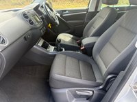 USED 2011 61 VOLKSWAGEN TIGUAN 2.0 TDI BlueMotion Tech SE SUV 5dr Diesel Manual 4WD Euro 5 (s/s) (140 ps) ***FULL SERVICE HISTORY INCLUDING TBELT KIT - 12 SERVICES***