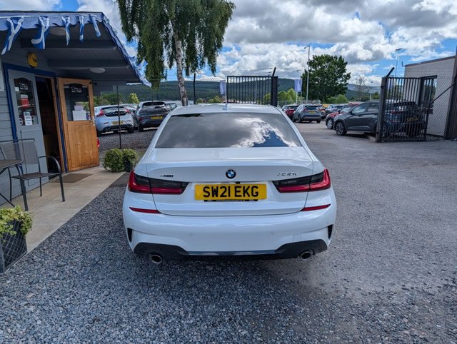 View our BMW 3 SERIES