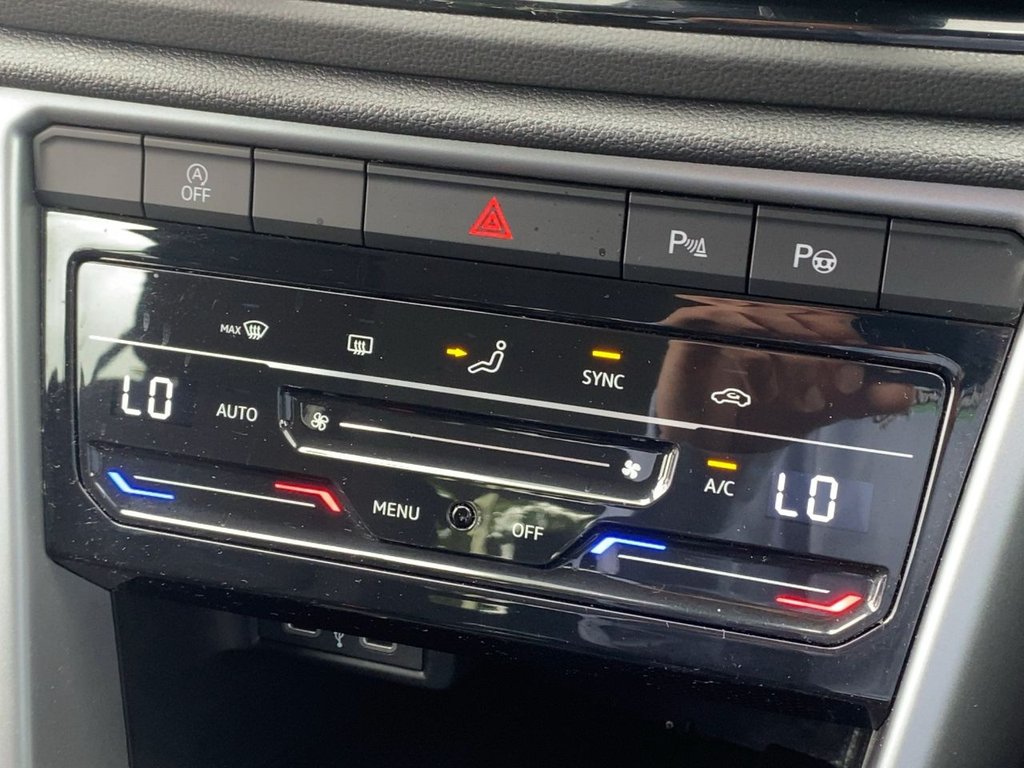 USED 2025 25 VOLKSWAGEN T-ROC 1.5 TSI Life SUV 5dr Petrol DSG Euro 6 (s/s) (150 ps) *CARPLAY+F/R SENSORS+LEDS+FSH*