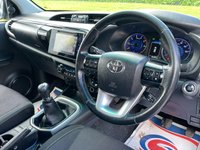 USED 2019 19 TOYOTA HI-LUX 2.4 D-4D Invincible Pickup Double Cab 4dr Diesel Manual 4WD Euro 6 (s/s) (TSS) (150 ps) ** NO VAT * *  SAT NAV **  TOWBAR