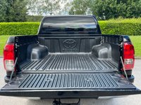 USED 2019 19 TOYOTA HI-LUX 2.4 D-4D Invincible Pickup Double Cab 4dr Diesel Manual 4WD Euro 6 (s/s) (TSS) (150 ps) ** NO VAT * *  SAT NAV **  TOWBAR