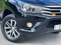 USED 2019 19 TOYOTA HI-LUX 2.4 D-4D Invincible Pickup Double Cab 4dr Diesel Manual 4WD Euro 6 (s/s) (TSS) (150 ps) ** NO VAT * *  SAT NAV **  TOWBAR