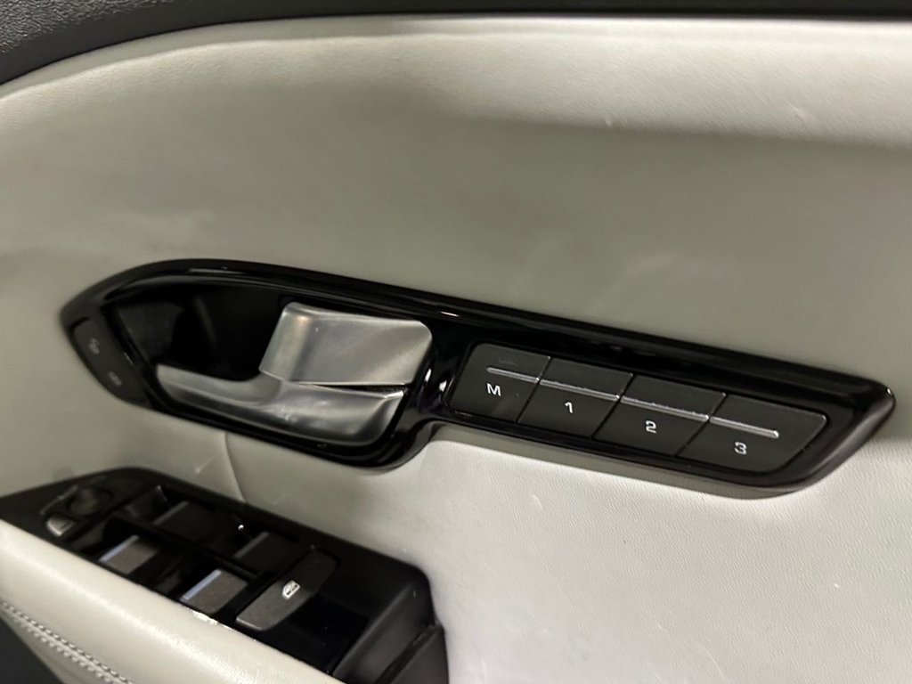 USED 2017 67 LAND ROVER RANGE ROVER EVOQUE 2.0 TD4 HSE Dynamic Lux SUV 5dr Diesel Auto 4WD Euro 6 (s/s) (180 ps) 