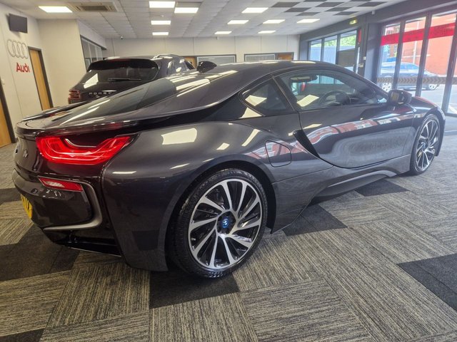 View our BMW I8