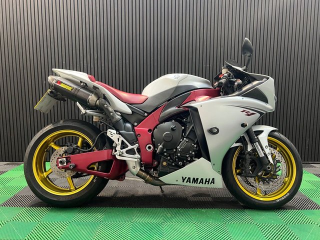 View our YAMAHA R1