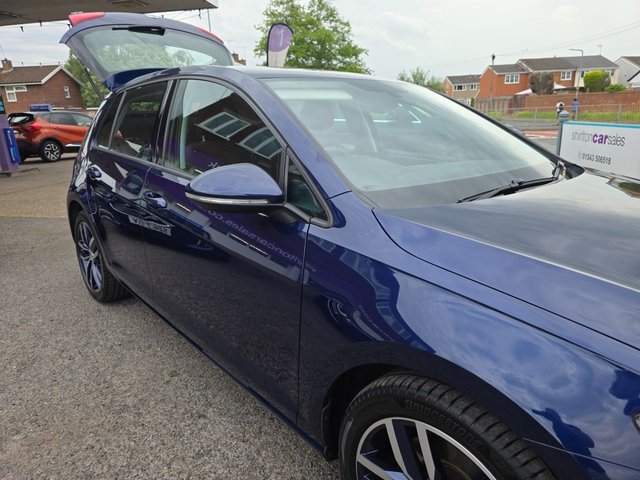 View our VOLKSWAGEN GOLF