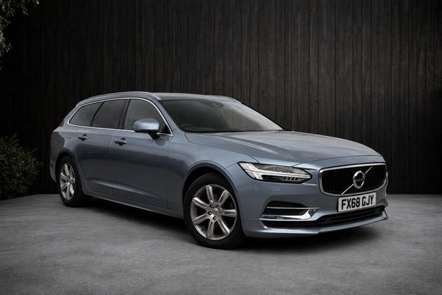 View our Volvo V90 2.0 D4 Momentum Estate 5dr Diesel Auto Euro 6 (s/s) (190 ps)