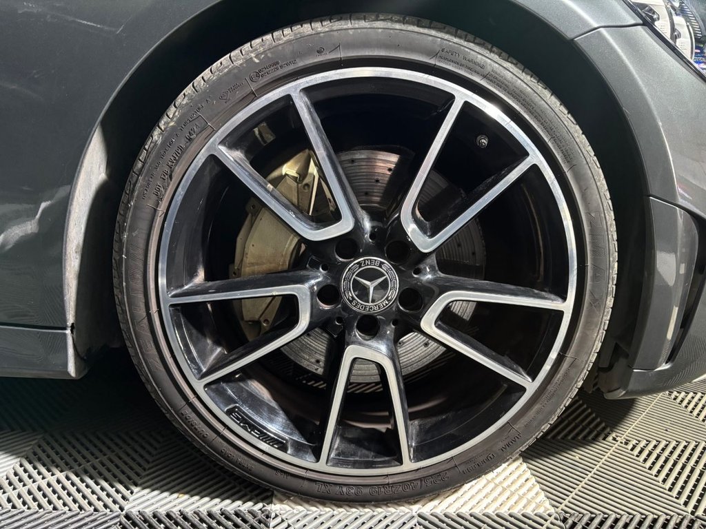 USED 2019 19 MERCEDES-BENZ C-CLASS 2.0 C300 AMG Line (Premium Plus) Saloon 4dr Petrol G-Tronic+ Euro 6 (s/s) (258 ps) 