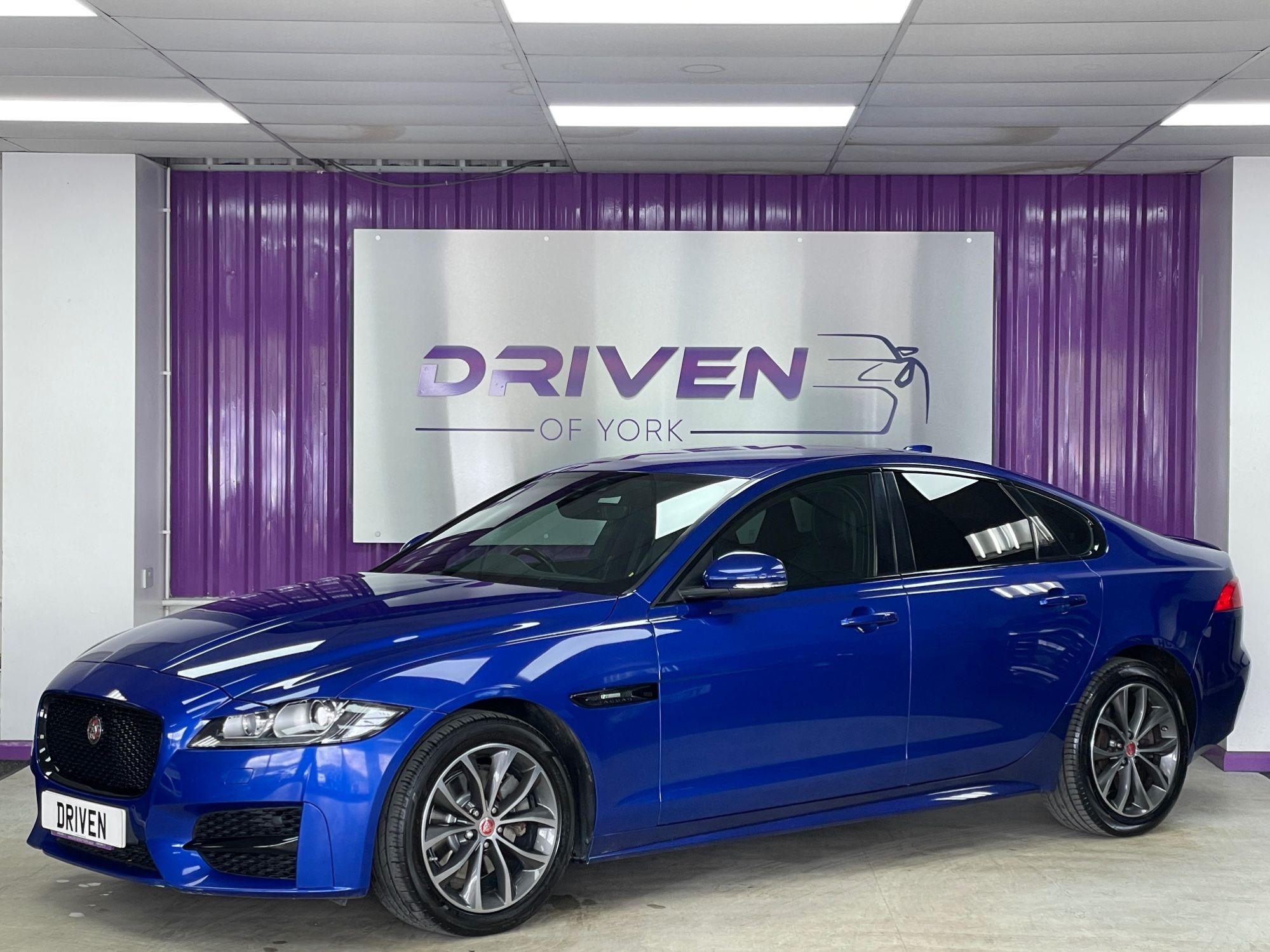 USED 2019 69 JAGUAR XF 2.0d R-Sport Saloon 4dr Diesel Auto Euro 6 (s/s) (180 ps) 