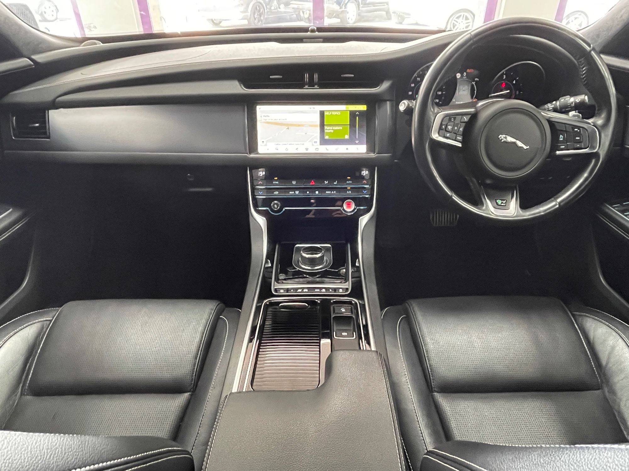 USED 2019 69 JAGUAR XF 2.0d R-Sport Saloon 4dr Diesel Auto Euro 6 (s/s) (180 ps) 