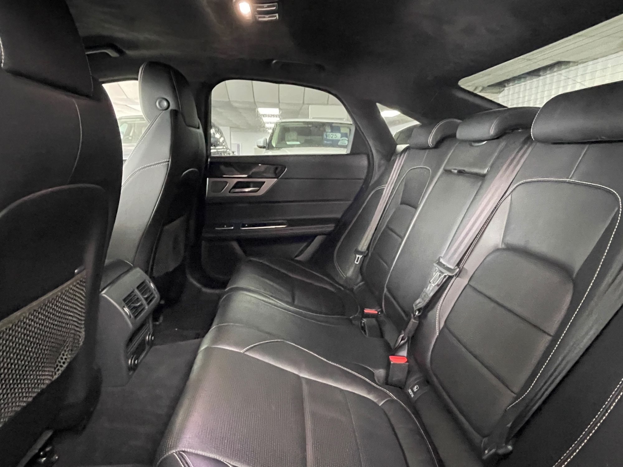 USED 2019 69 JAGUAR XF 2.0d R-Sport Saloon 4dr Diesel Auto Euro 6 (s/s) (180 ps) 